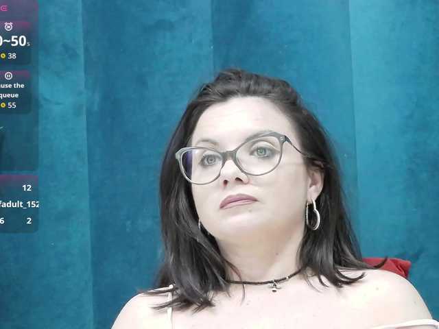 RoxieAnne's BongaCams show and profile