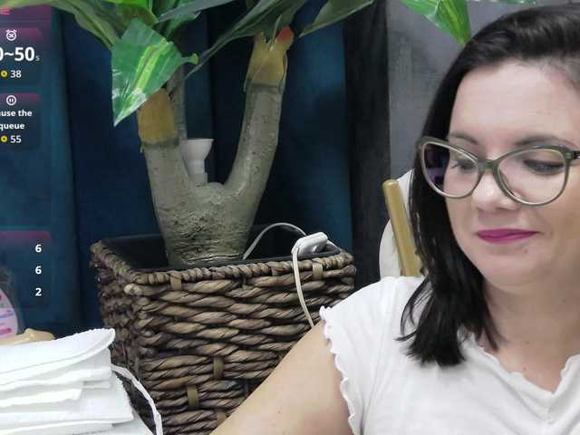 RoxieAnne's BongaCams show and profile