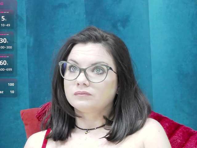 RoxieAnne's BongaCams show and profile