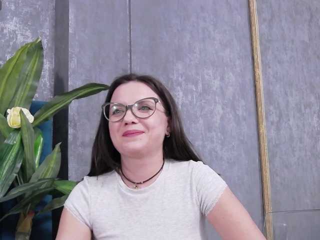 RoxieAnne's BongaCams show and profile