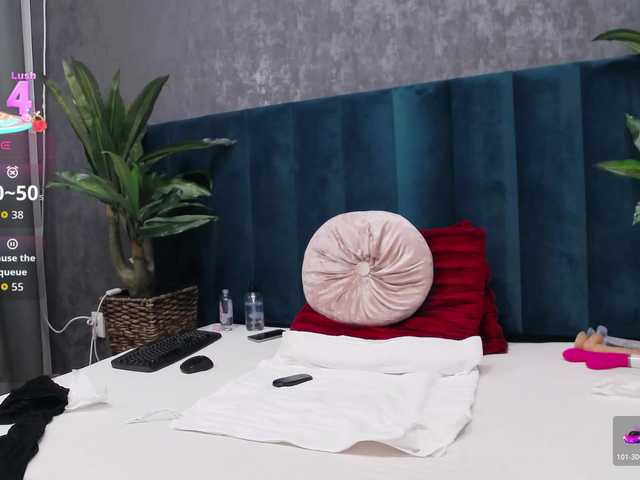 RoxieAnne's BongaCams show and profile