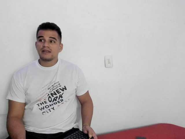 Offline Parejasex01 on BongaCams