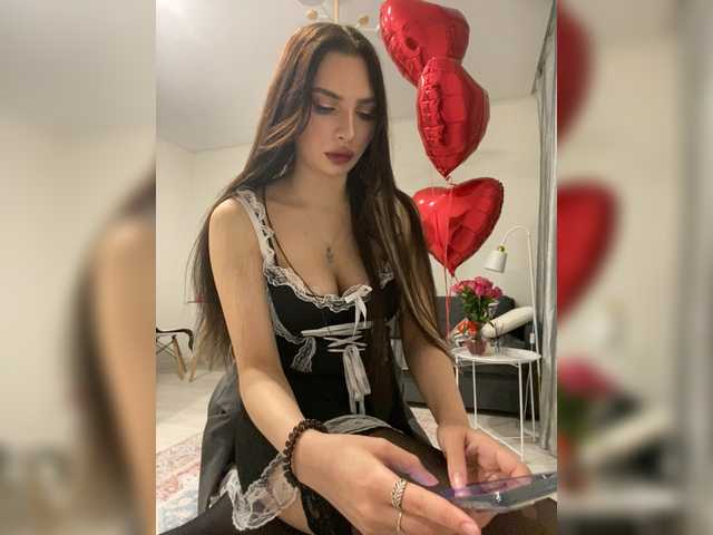 le modèle LineControl est en webcam porno dans un show sur le site bongacams, il possède les tags suivants: White/Caucasian,Brunette,Shaved