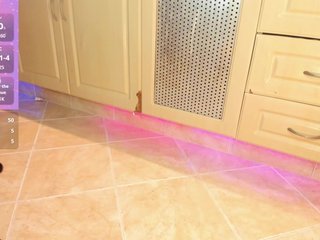 Marian-Reynolds Porn Show