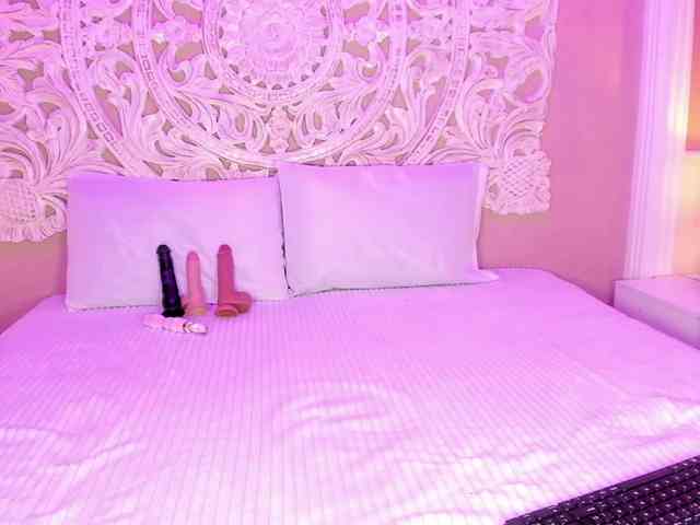 Marian-Reynolds webcam