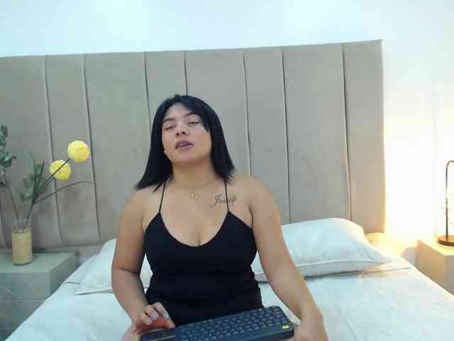 Roxanna-Russo webcam