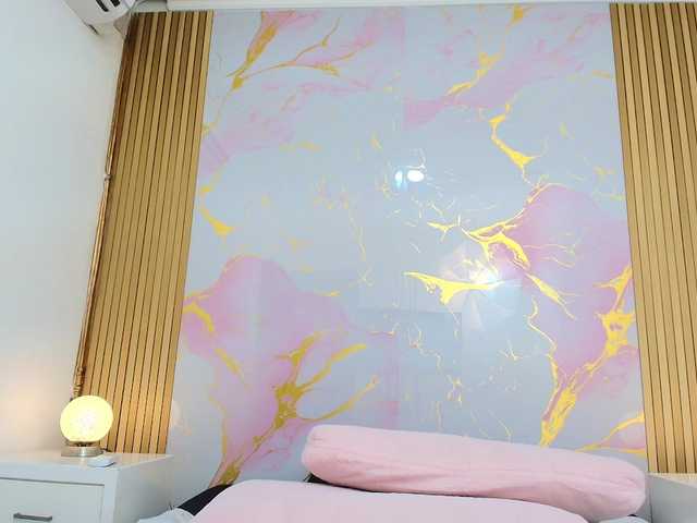 Tina-Holden Live Cam and Statistics on UnifiedCams