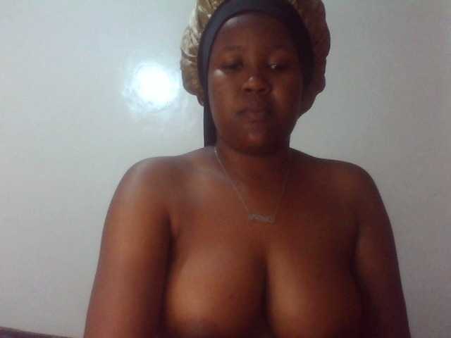 Explore the steamy performer Sexyshee as she's touching her shape Sexyshee from BongaCams