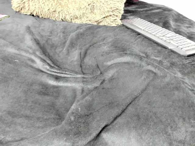 Sharlotsh's BongaCams show and profile