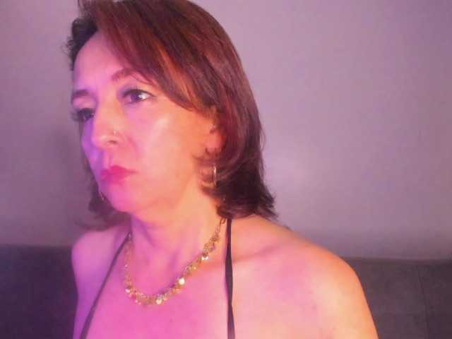 beatricez's BongaCams show and profile
