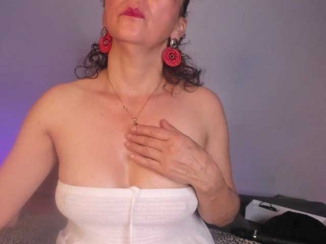 beatricez's BongaCams show and profile