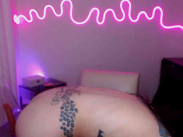 tattoo_highmami webcam