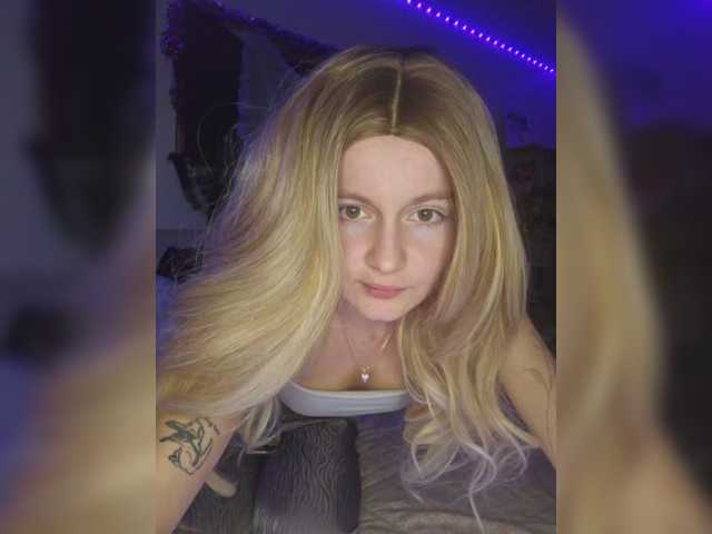 Leah-2 – webcam model profile photo