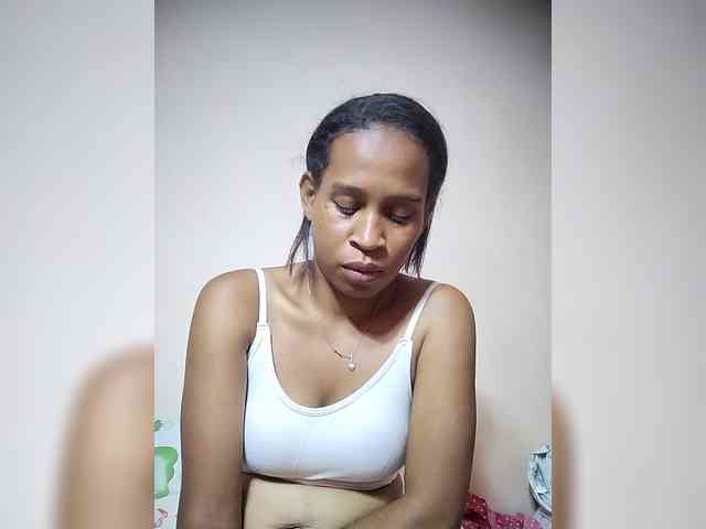 Rsylvia1 Live Webcam on BongaCams