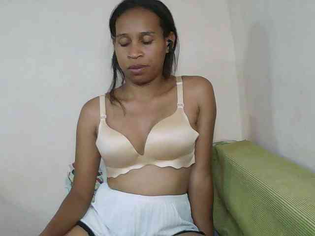 Rsylvia1 Live Webcam on BongaCams