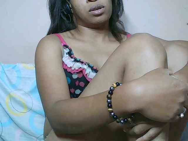 Rsylvia1 Live Webcam on BongaCams