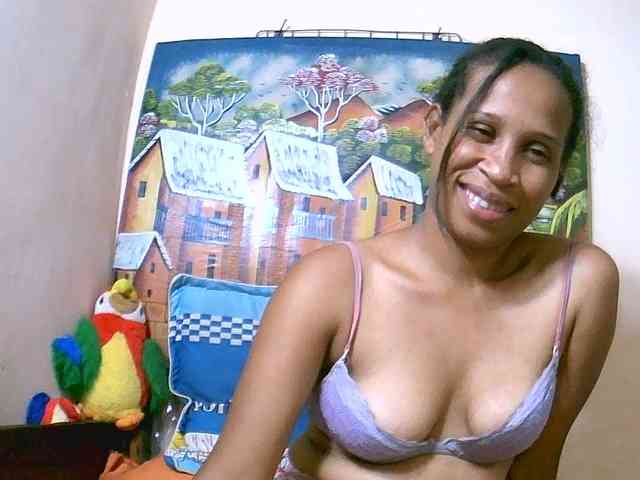Rsylvia1 Live Webcam on BongaCams