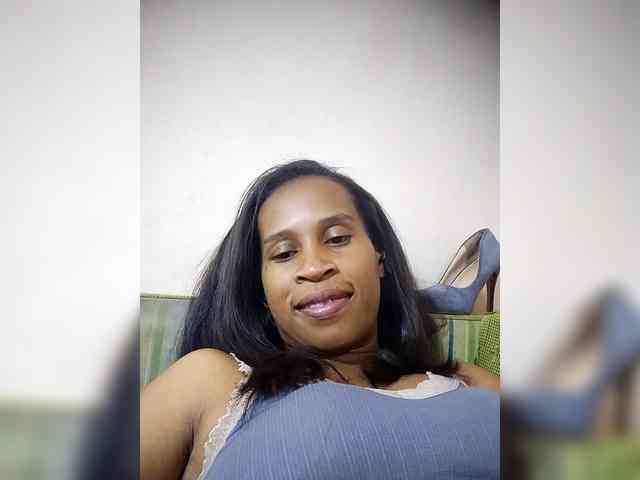 Rsylvia1 Live Webcam on BongaCams