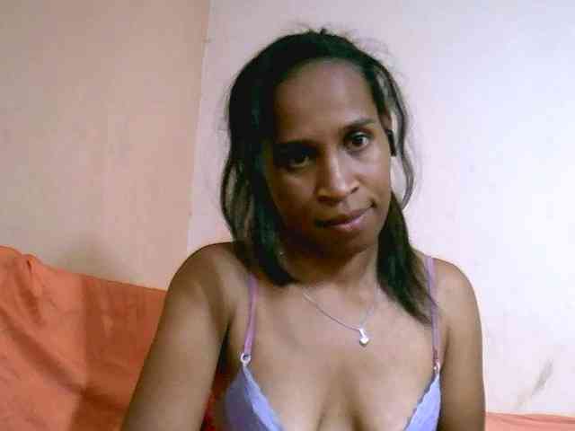 Rsylvia1 Live Webcam on BongaCams