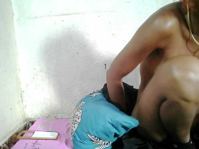 Urcule's BongaCams show and profile