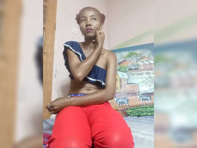 Urcule webcam bongacams model stream image