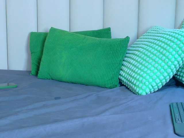 SeleneGibson's BongaCams show and profile