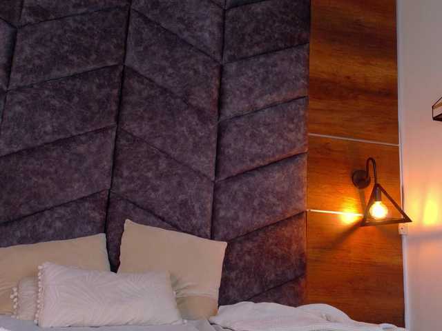 SeleneGibson's BongaCams show and profile