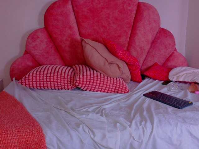 SeleneGibson's BongaCams show and profile