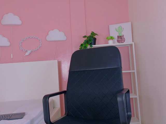 SeleneGibson's BongaCams show and profile