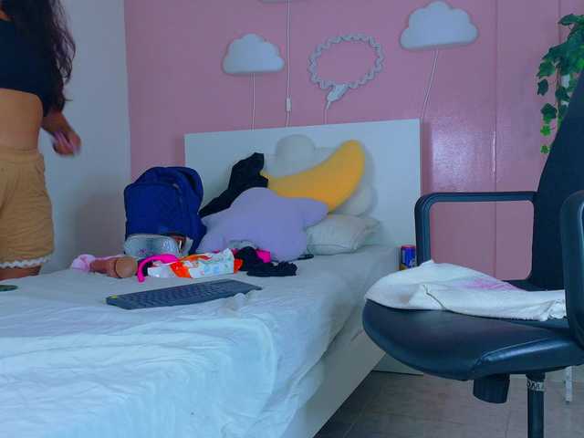 SeleneGibson's BongaCams show and profile