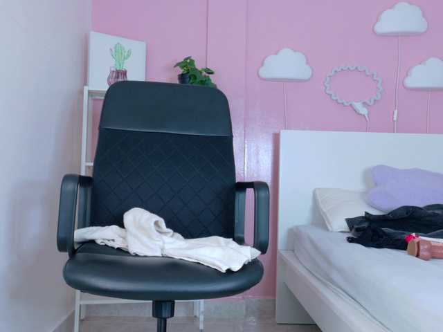 SeleneGibson's BongaCams show and profile