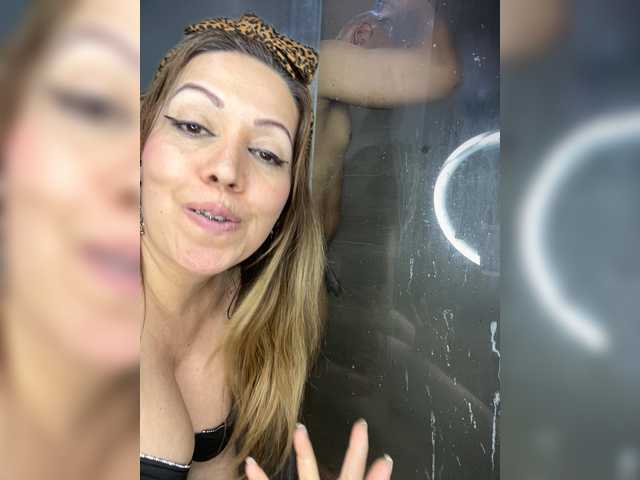 Vanedancex's BongaCams show and profile