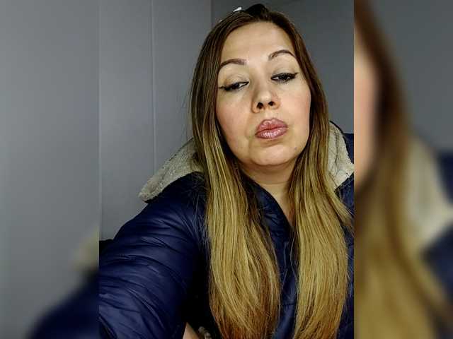 Vanedancex's BongaCams show and profile