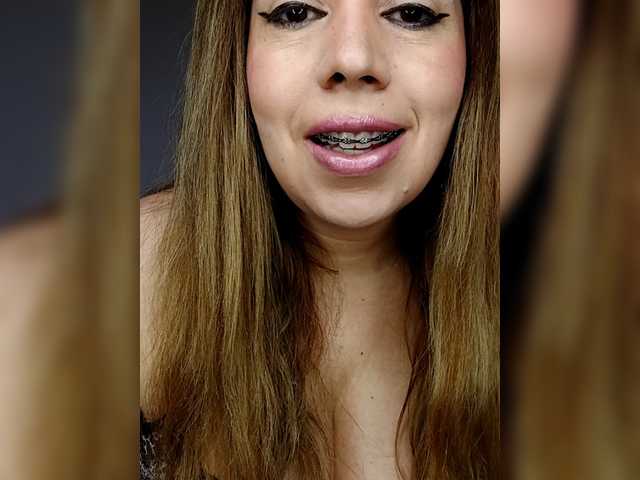 Vanedancex's BongaCams show and profile