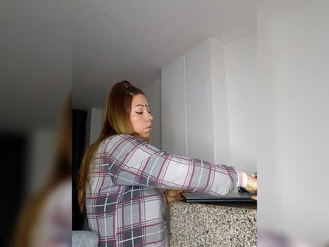 Vanedancex's BongaCams show and profile