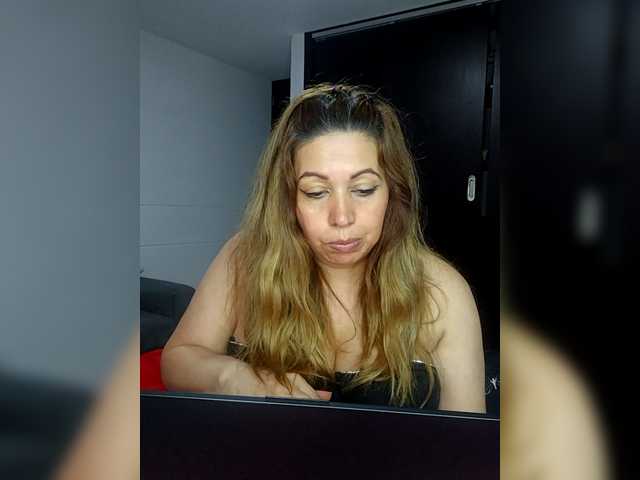 Vanedancex's BongaCams show and profile