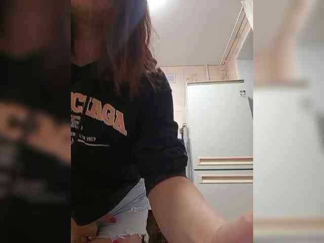 LoviMoment999 Live Webcam on BongaCams