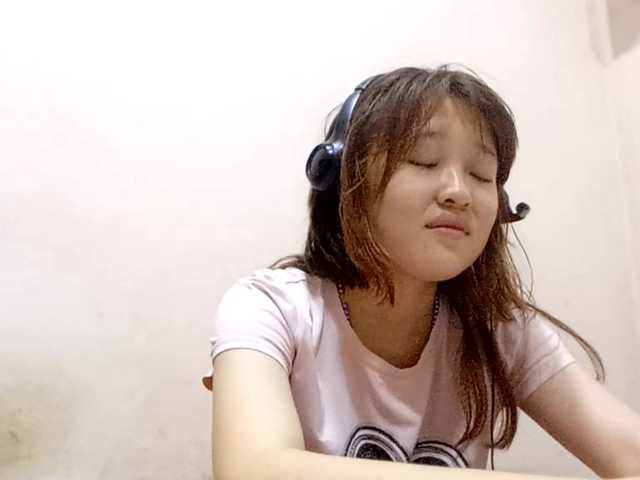 Silly web3queen from BongaCams gets her body pounded in public! web3queen from BongaCams