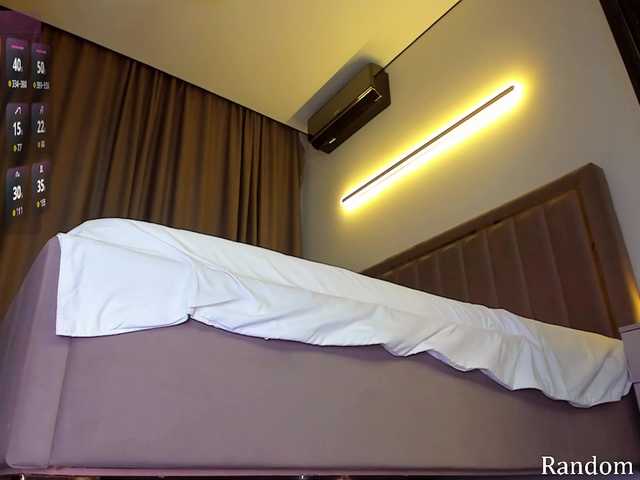 Sunaelove's BongaCams show and profile