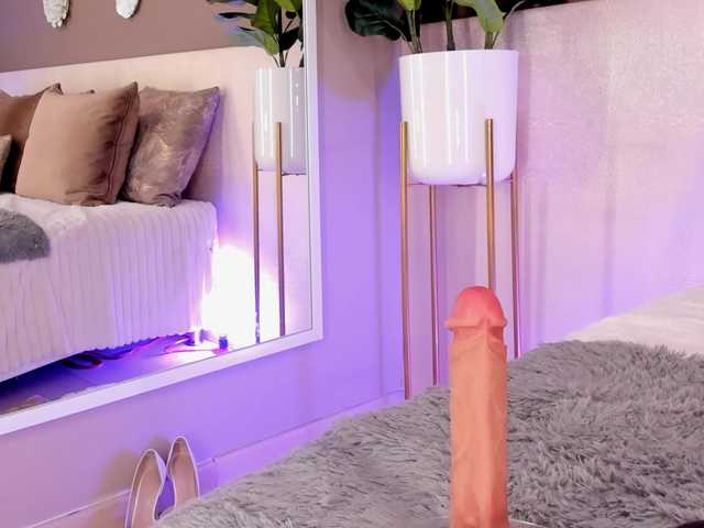 VictoriaShelby's BongaCams show and profile