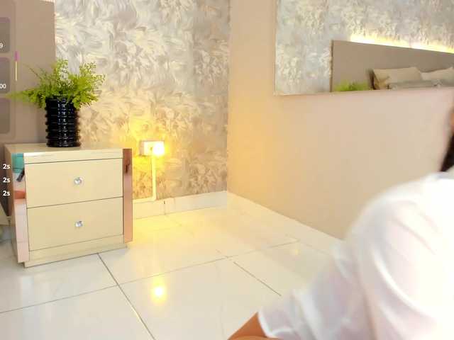 VictoriaShelby's BongaCams show and profile