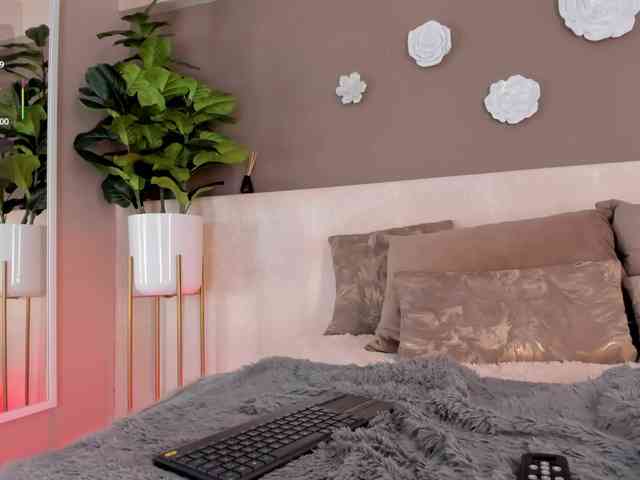 VictoriaShelby webcam