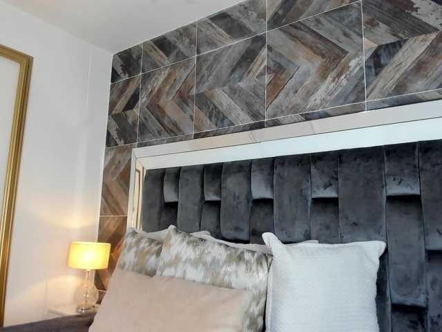 NaylaGrey's BongaCams show and profile