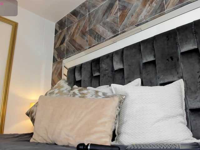 NaylaGrey's BongaCams show and profile