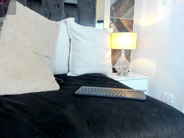 NaylaGrey's BongaCams show and profile