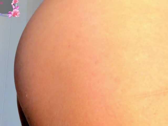 NaylaGrey's BongaCams show and profile