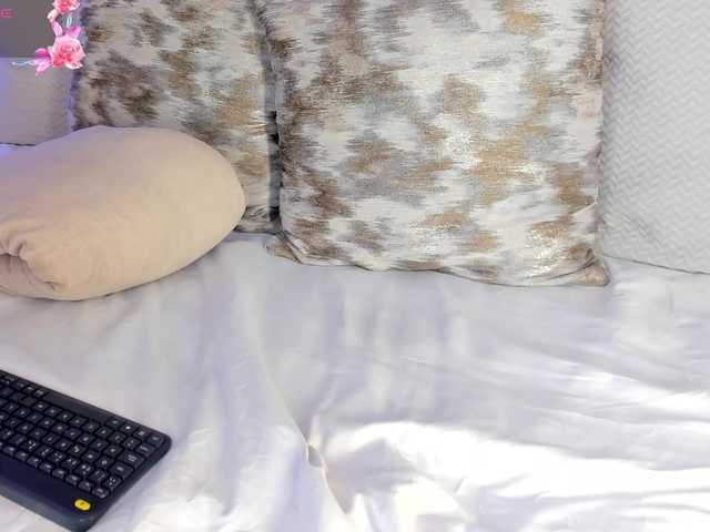 NaylaGrey's BongaCams show and profile