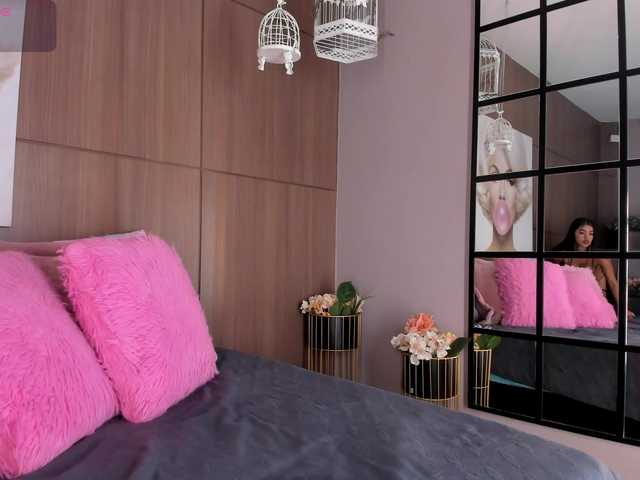 NaylaGrey's BongaCams show and profile