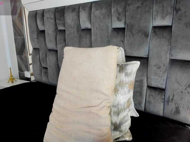 NaylaGrey's BongaCams show and profile