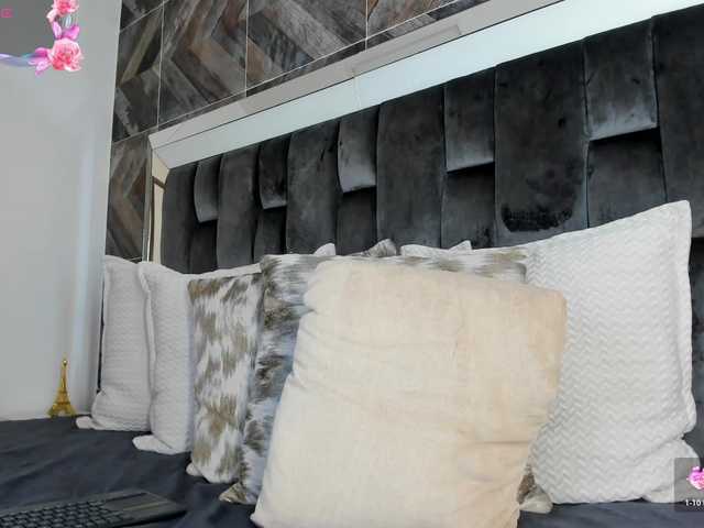 NaylaGrey's BongaCams show and profile